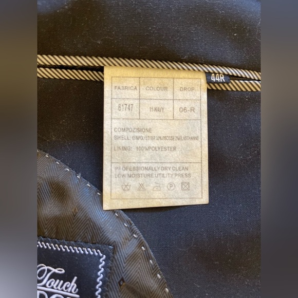 SILK TOUCH INSERCH ITALY
Blue Blazer with Notched Lapels and Wool-Blend Finish - Picture 9 of 9